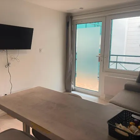 Appartamento à Deux Pas Du Vieux-marché- 470 *